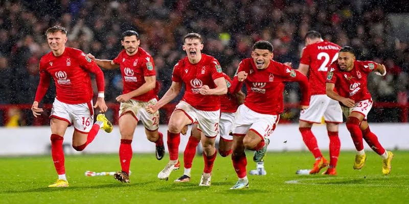Đội hình và lối đá của Nottingham Forest