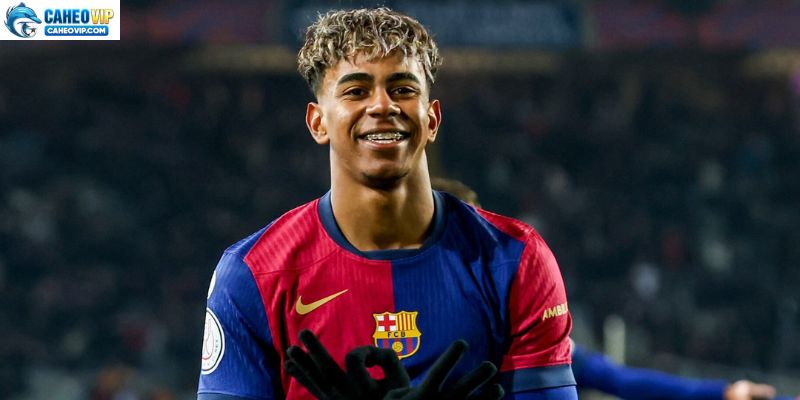 Yamal, tài năng 17 tuổi của Barcelona